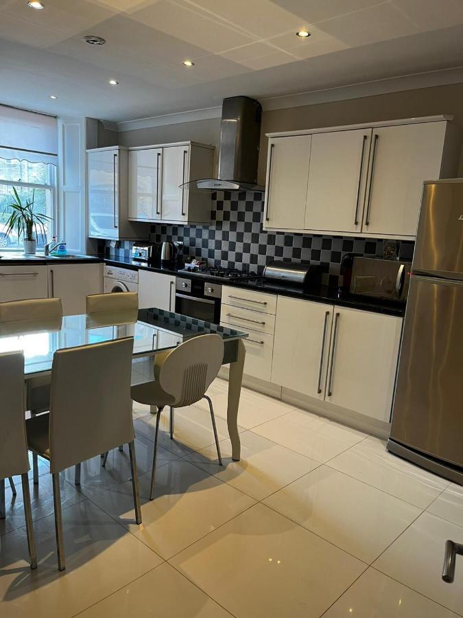 West End -Stunning, 2 Bedroom, Main Door Flat With Private Parking Глазго Екстер'єр фото
